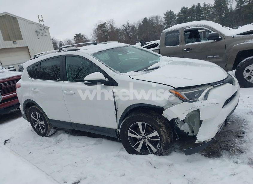 Photo 13 of 2018 Toyota Rav4 XLE (VIN 2T3RFREV0JW802477)