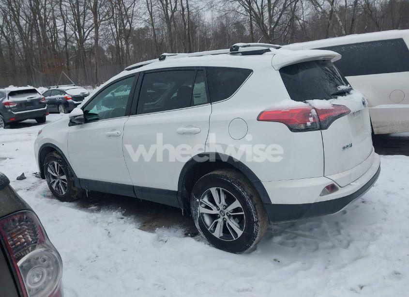 Photo 14 of 2018 Toyota Rav4 XLE (VIN 2T3RFREV0JW802477)