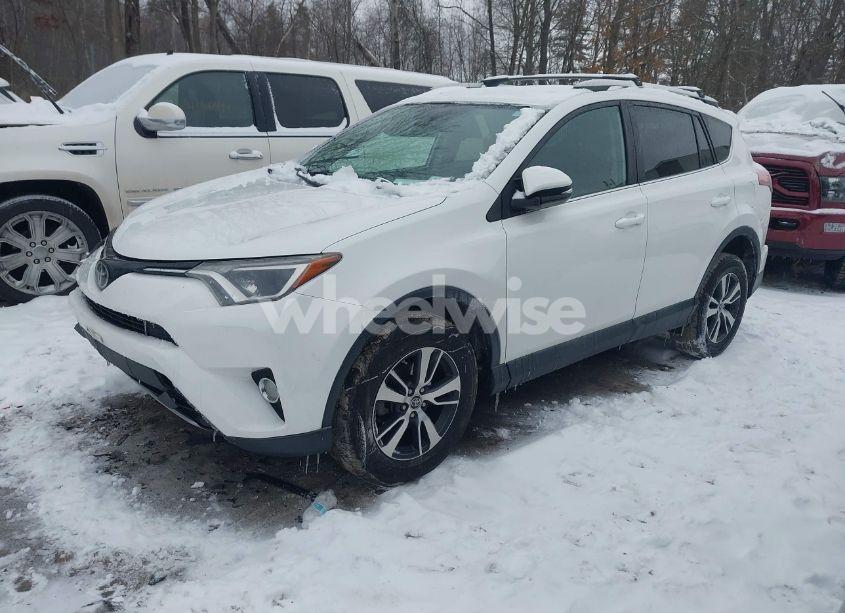 Photo 2 of 2018 Toyota Rav4 XLE (VIN 2T3RFREV0JW802477)