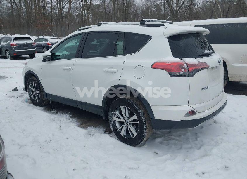 Photo 3 of 2018 Toyota Rav4 XLE (VIN 2T3RFREV0JW802477)