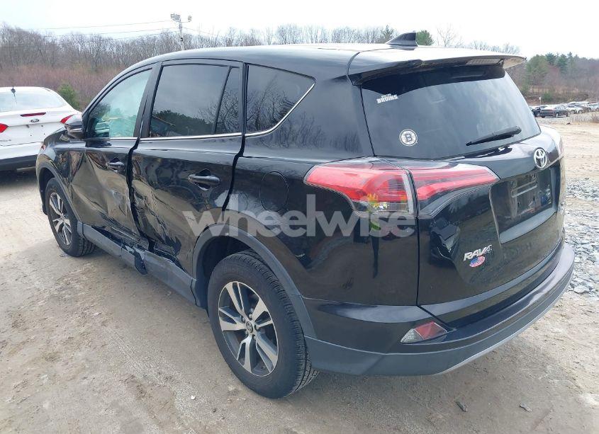 Photo 3 of 2018 Toyota Rav4 XLE (VIN 2T3RFREV0JW810577)