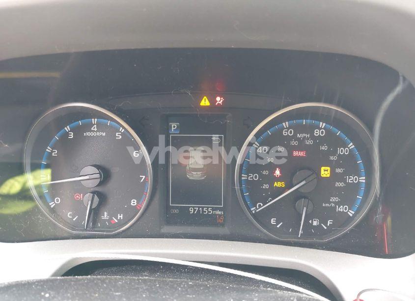 Photo 7 of 2018 Toyota Rav4 XLE (VIN 2T3RFREV0JW810577)