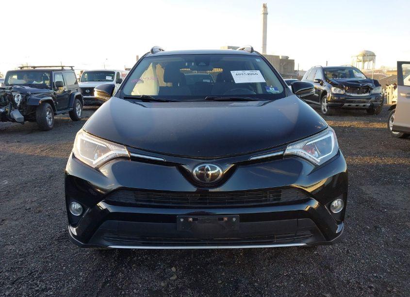 Photo 12 of 2018 Toyota Rav4 ADVENTURE/XLE (VIN 2T3RFREV0JW822986)