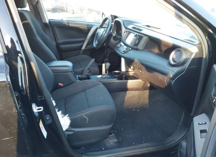 Photo 5 of 2018 Toyota Rav4 ADVENTURE/XLE (VIN 2T3RFREV0JW822986)