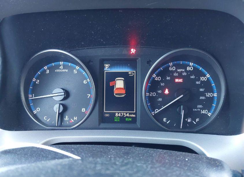 Photo 7 of 2018 Toyota Rav4 ADVENTURE/XLE (VIN 2T3RFREV0JW822986)