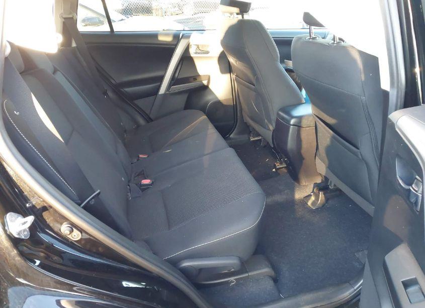 Photo 8 of 2018 Toyota Rav4 ADVENTURE/XLE (VIN 2T3RFREV0JW822986)