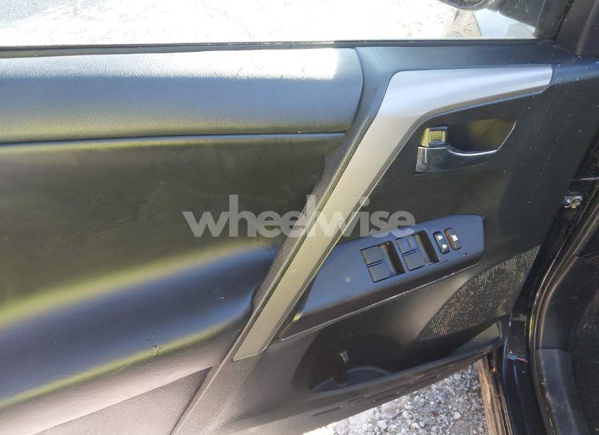 Photo 12 of 2018 Toyota Rav4 XLE (VIN 2T3RFREV0JW852845)