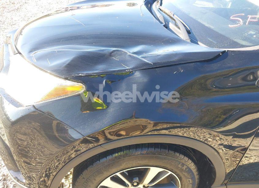 Photo 13 of 2018 Toyota Rav4 XLE (VIN 2T3RFREV0JW852845)