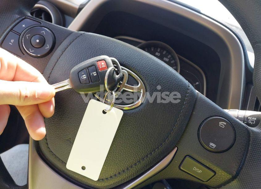 Photo 11 of 2013 Toyota Rav4 XLE (VIN 2T3RFREV1DW017471)