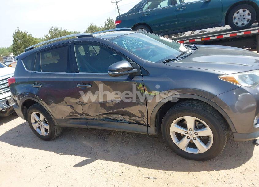 Photo 13 of 2013 Toyota Rav4 XLE (VIN 2T3RFREV1DW017471)