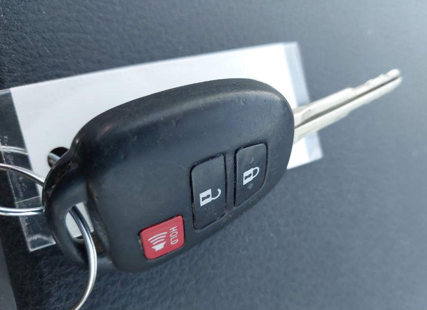 Photo 11 of 2013 Toyota Rav4 XLE (VIN 2T3RFREV1DW029488)