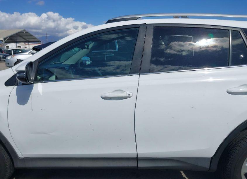 Photo 15 of 2014 Toyota Rav4 XLE (VIN 2T3RFREV1EW125574)