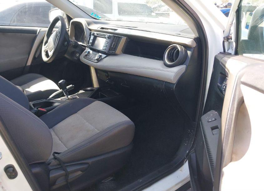 Photo 5 of 2014 Toyota Rav4 XLE (VIN 2T3RFREV1EW125574)