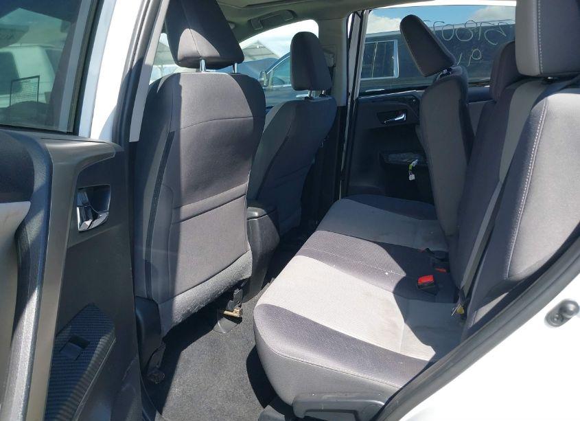 Photo 8 of 2014 Toyota Rav4 XLE (VIN 2T3RFREV1EW125574)
