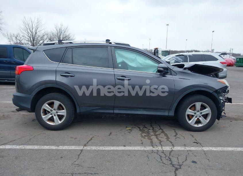 Photo 13 of 2014 Toyota Rav4 XLE (VIN 2T3RFREV1EW140141)