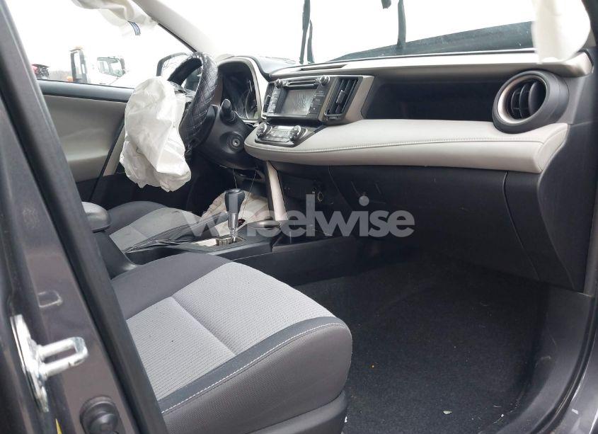 Photo 5 of 2014 Toyota Rav4 XLE (VIN 2T3RFREV1EW140141)