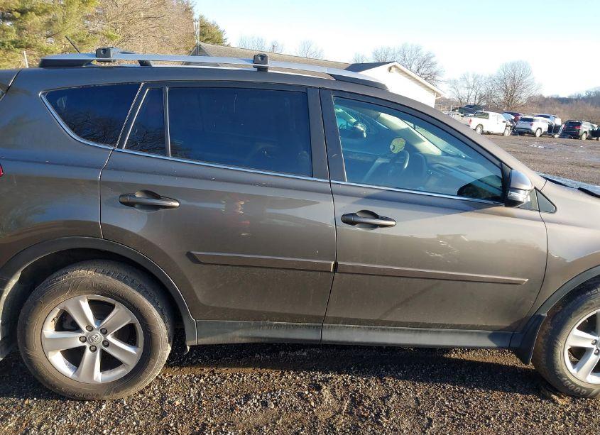 Photo 14 of 2014 Toyota Rav4 XLE (VIN 2T3RFREV1EW164648)