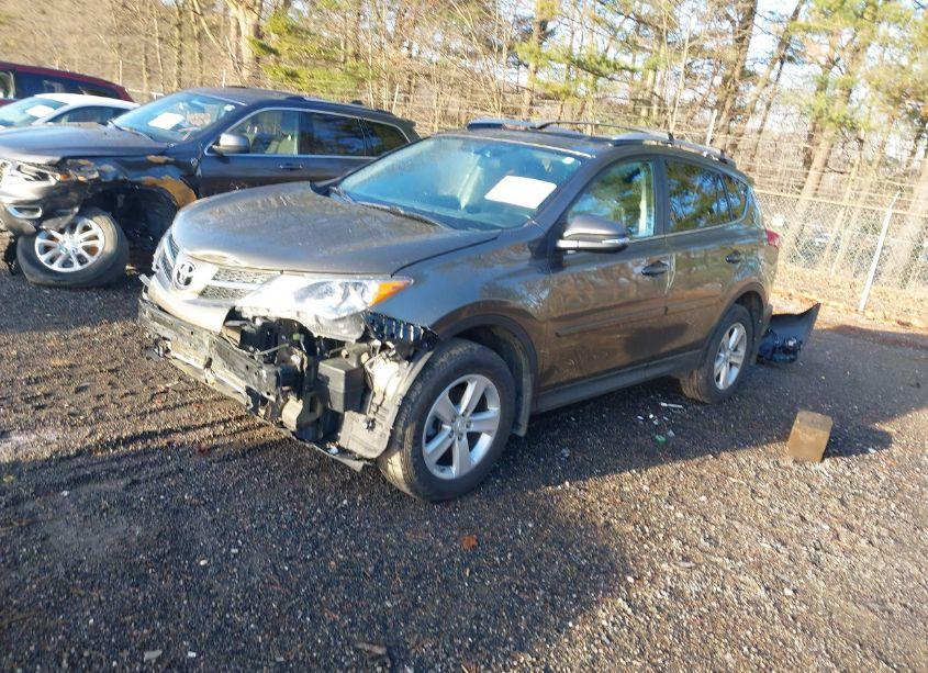 Photo 2 of 2014 Toyota Rav4 XLE (VIN 2T3RFREV1EW164648)