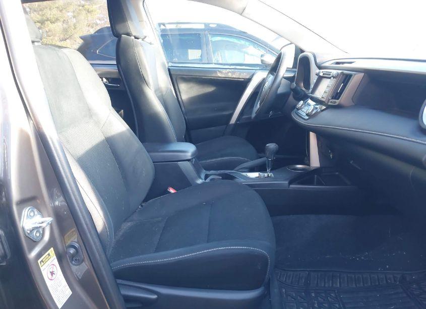 Photo 5 of 2014 Toyota Rav4 XLE (VIN 2T3RFREV1EW164648)