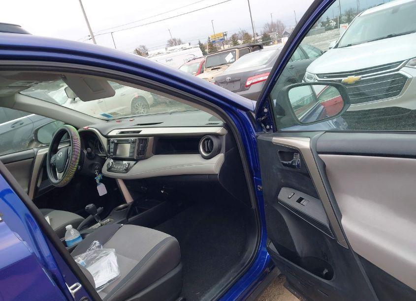 Photo 5 of 2014 Toyota Rav4 XLE (VIN 2T3RFREV1EW190070)