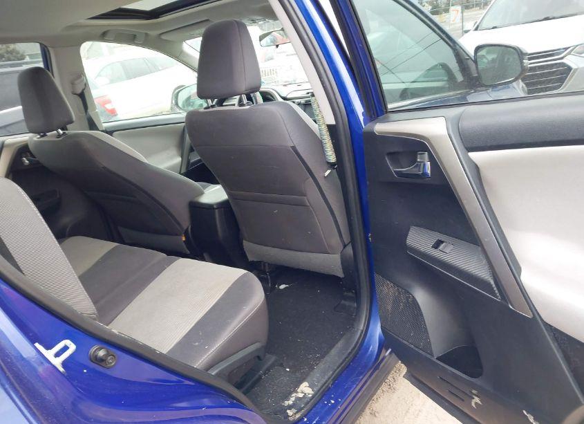 Photo 8 of 2014 Toyota Rav4 XLE (VIN 2T3RFREV1EW190070)