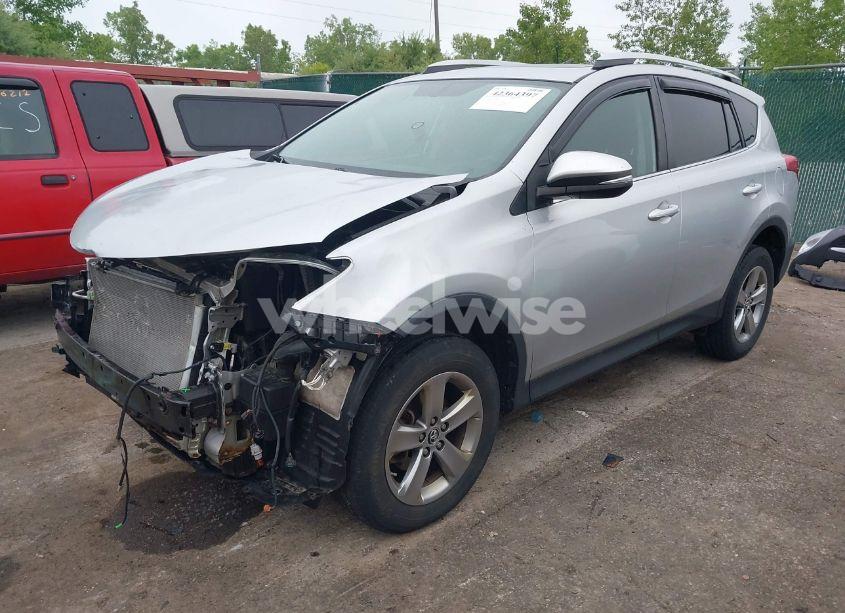 Photo 2 of 2015 Toyota Rav4 XLE (VIN 2T3RFREV1FW261589)