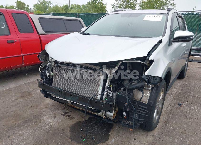 Photo 6 of 2015 Toyota Rav4 XLE (VIN 2T3RFREV1FW261589)