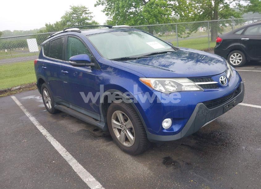 2015 Toyota Rav4 XLE (VIN 2T3RFREV1FW383546) main photo