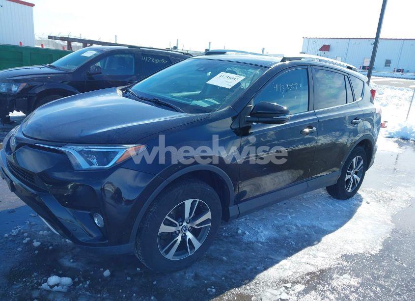 Photo 2 of 2016 Toyota Rav4 XLE (VIN 2T3RFREV1GW410956)