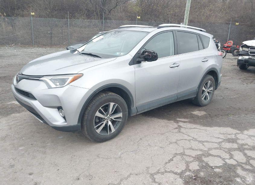 Photo 2 of 2016 Toyota Rav4 XLE (VIN 2T3RFREV1GW484068)