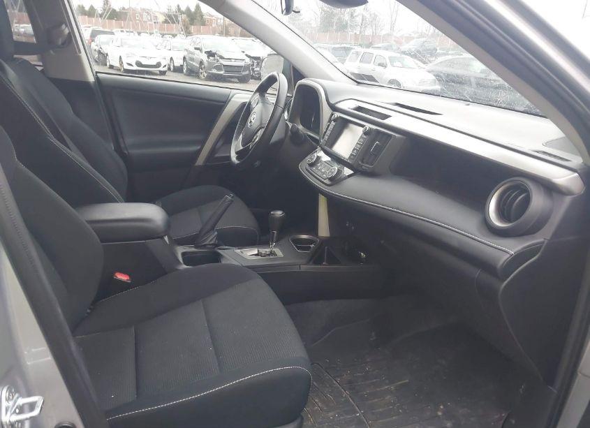 Photo 5 of 2016 Toyota Rav4 XLE (VIN 2T3RFREV1GW484068)