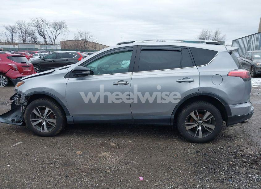 Photo 13 of 2017 Toyota Rav4 XLE (VIN 2T3RFREV1HW559806)