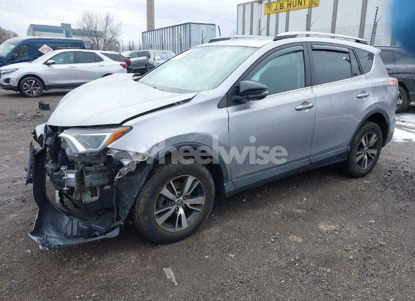 Photo 2 of 2017 Toyota Rav4 XLE (VIN 2T3RFREV1HW559806)
