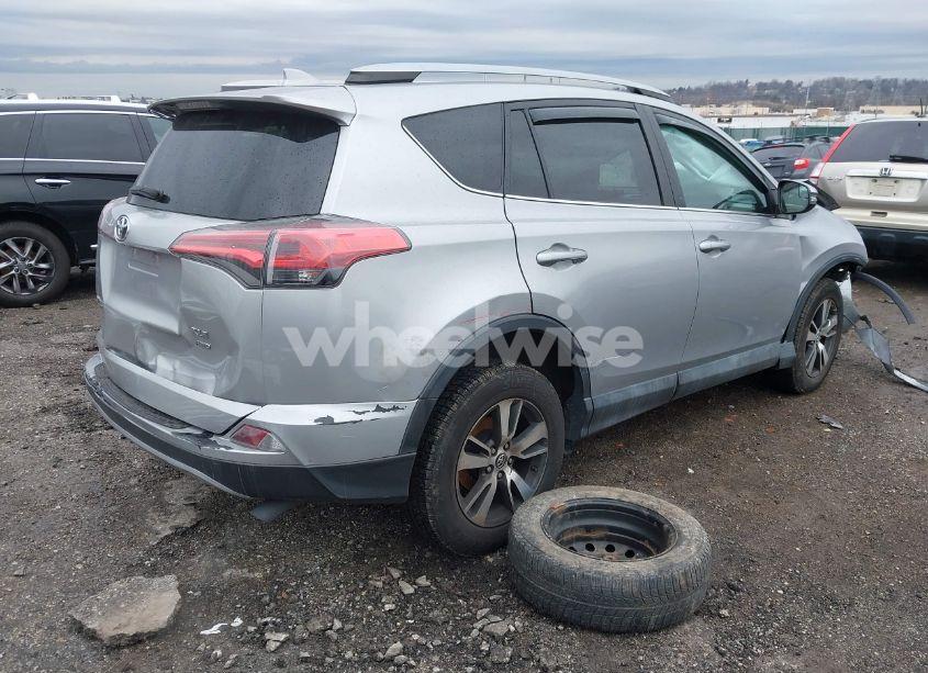 Photo 4 of 2017 Toyota Rav4 XLE (VIN 2T3RFREV1HW559806)