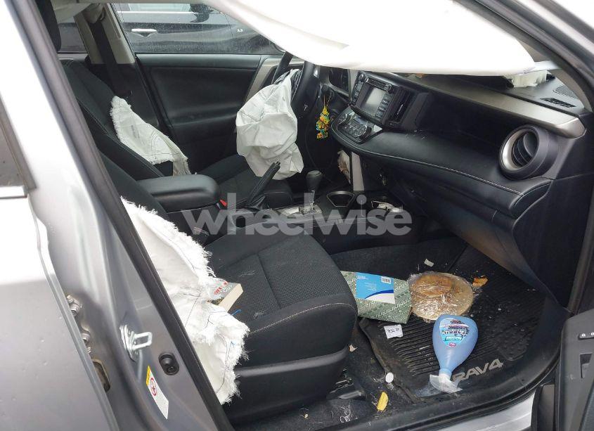 Photo 5 of 2017 Toyota Rav4 XLE (VIN 2T3RFREV1HW559806)