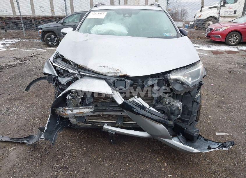 Photo 6 of 2017 Toyota Rav4 XLE (VIN 2T3RFREV1HW559806)