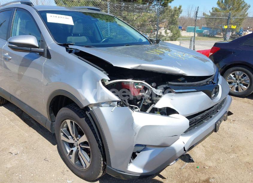 Photo 6 of 2017 Toyota Rav4 XLE (VIN 2T3RFREV1HW561295)