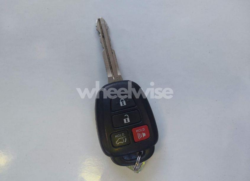 Photo 11 of 2017 Toyota Rav4 XLE (VIN 2T3RFREV1HW598301)