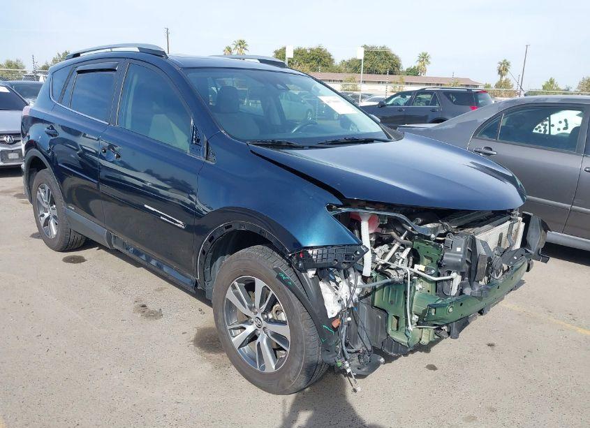 2017 Toyota Rav4 XLE (VIN 2T3RFREV1HW613637) main photo