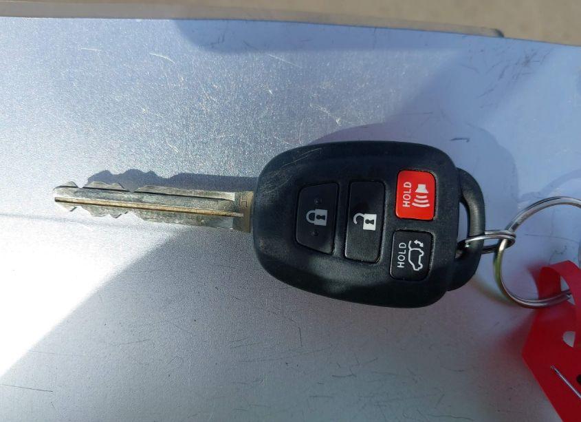 Photo 11 of 2017 Toyota Rav4 XLE (VIN 2T3RFREV1HW613637)