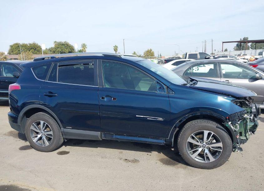 Photo 14 of 2017 Toyota Rav4 XLE (VIN 2T3RFREV1HW613637)