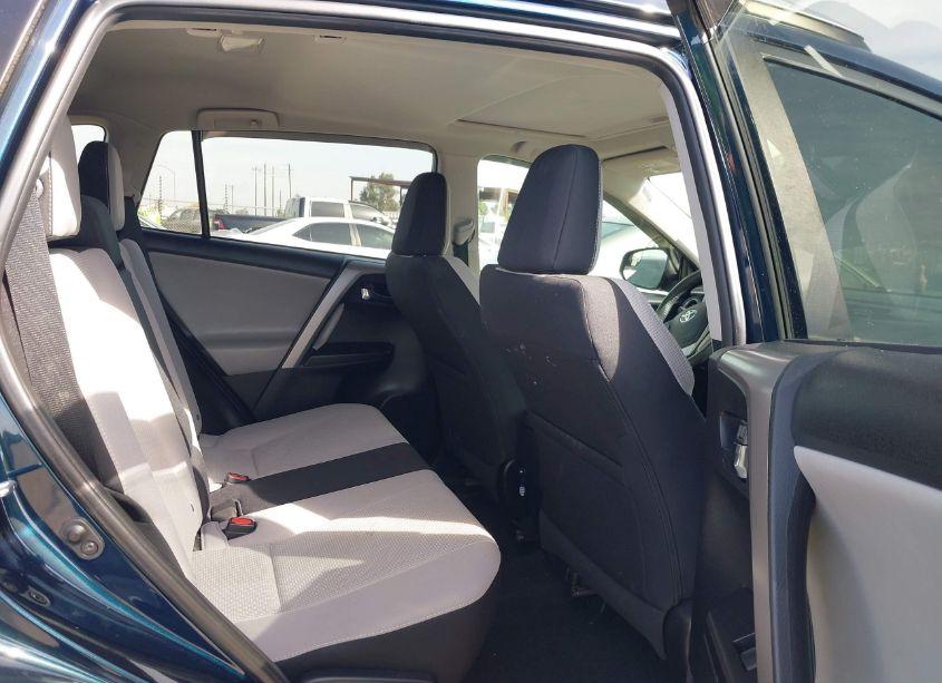 Photo 8 of 2017 Toyota Rav4 XLE (VIN 2T3RFREV1HW613637)