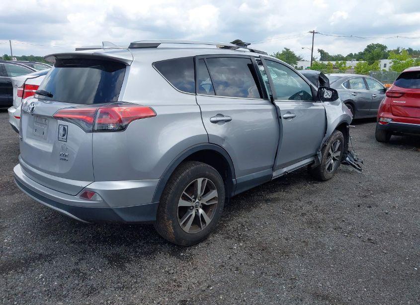 Photo 4 of 2017 Toyota Rav4 XLE (VIN 2T3RFREV1HW649490)