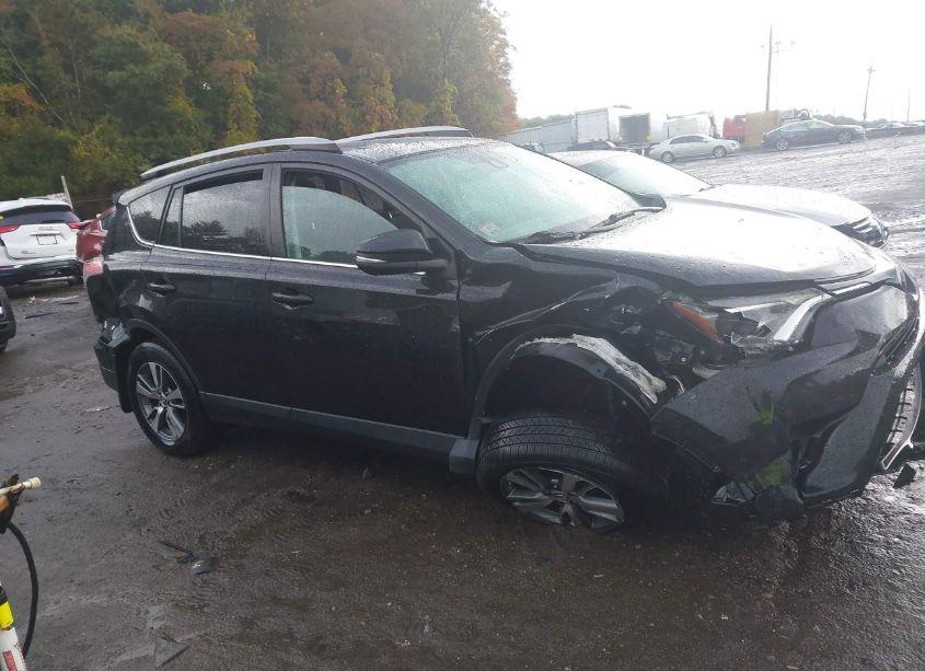 Photo 13 of 2017 Toyota Rav4 XLE (VIN 2T3RFREV1HW692422)