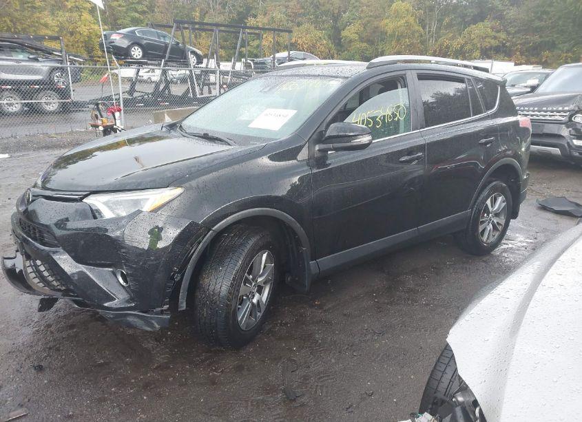 Photo 2 of 2017 Toyota Rav4 XLE (VIN 2T3RFREV1HW692422)