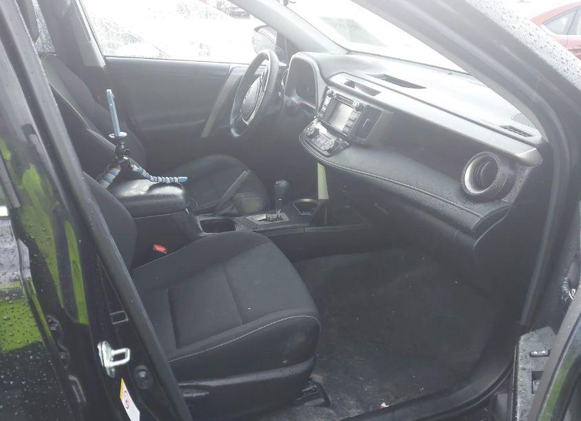 Photo 5 of 2017 Toyota Rav4 XLE (VIN 2T3RFREV1HW692422)