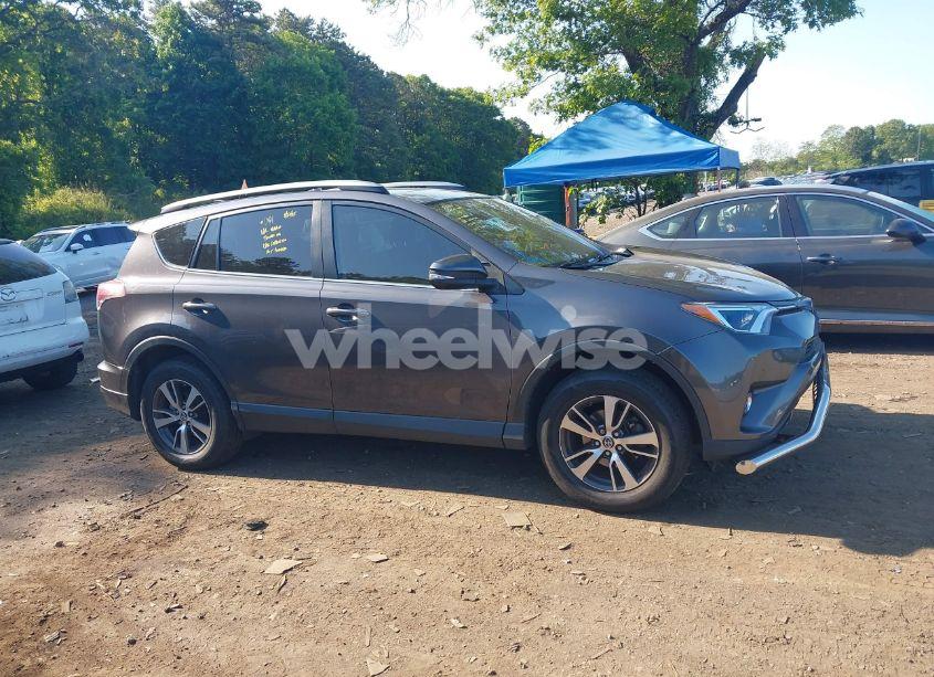 Photo 13 of 2018 Toyota Rav4 XLE (VIN 2T3RFREV1JW735081)