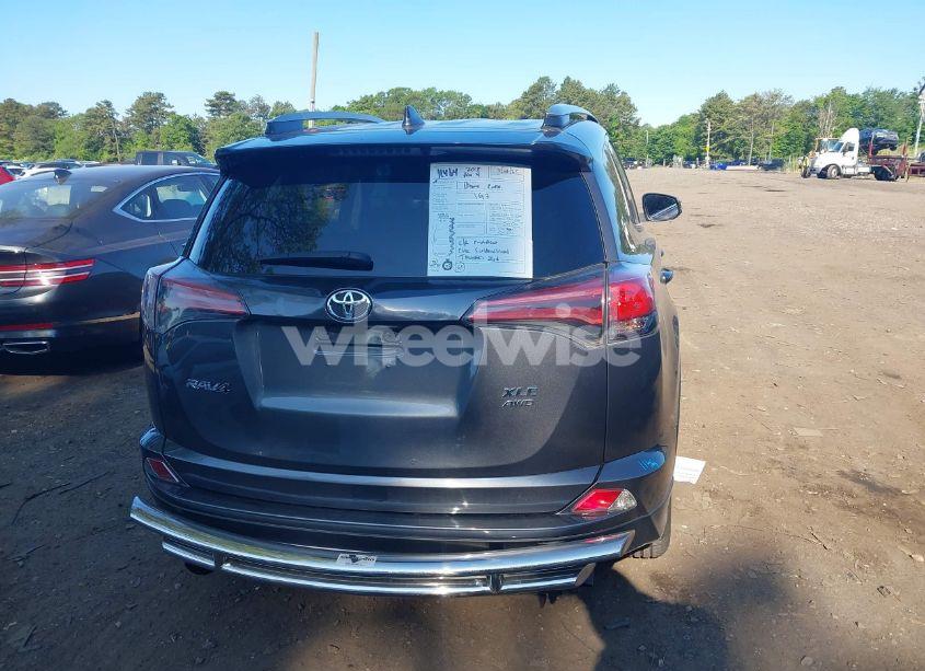 Photo 16 of 2018 Toyota Rav4 XLE (VIN 2T3RFREV1JW735081)