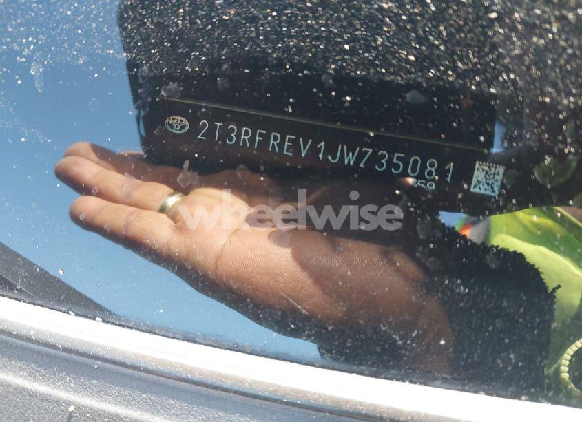 Photo 17 of 2018 Toyota Rav4 XLE (VIN 2T3RFREV1JW735081)