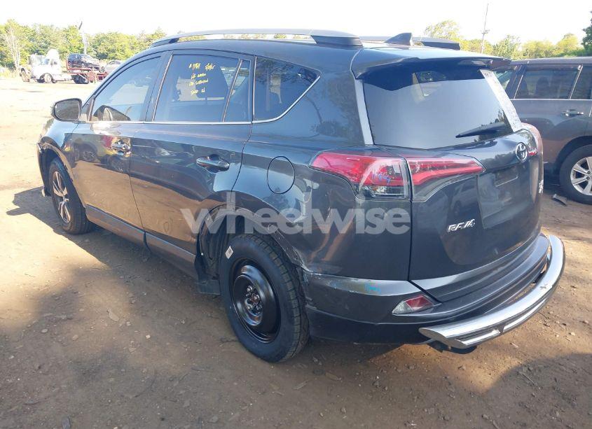 Photo 3 of 2018 Toyota Rav4 XLE (VIN 2T3RFREV1JW735081)